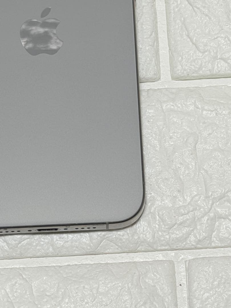 【美品】iPhone15 Pro Max 256GB ナチュラルチタニウム