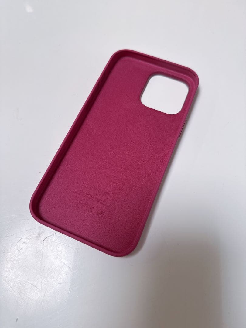 Apple 純正シリコンケース iPhone16promax フューシャ