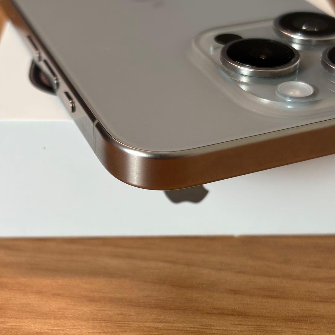 Apple iPhone15Pro ナチュラルチタニウム256GB【美品】89%