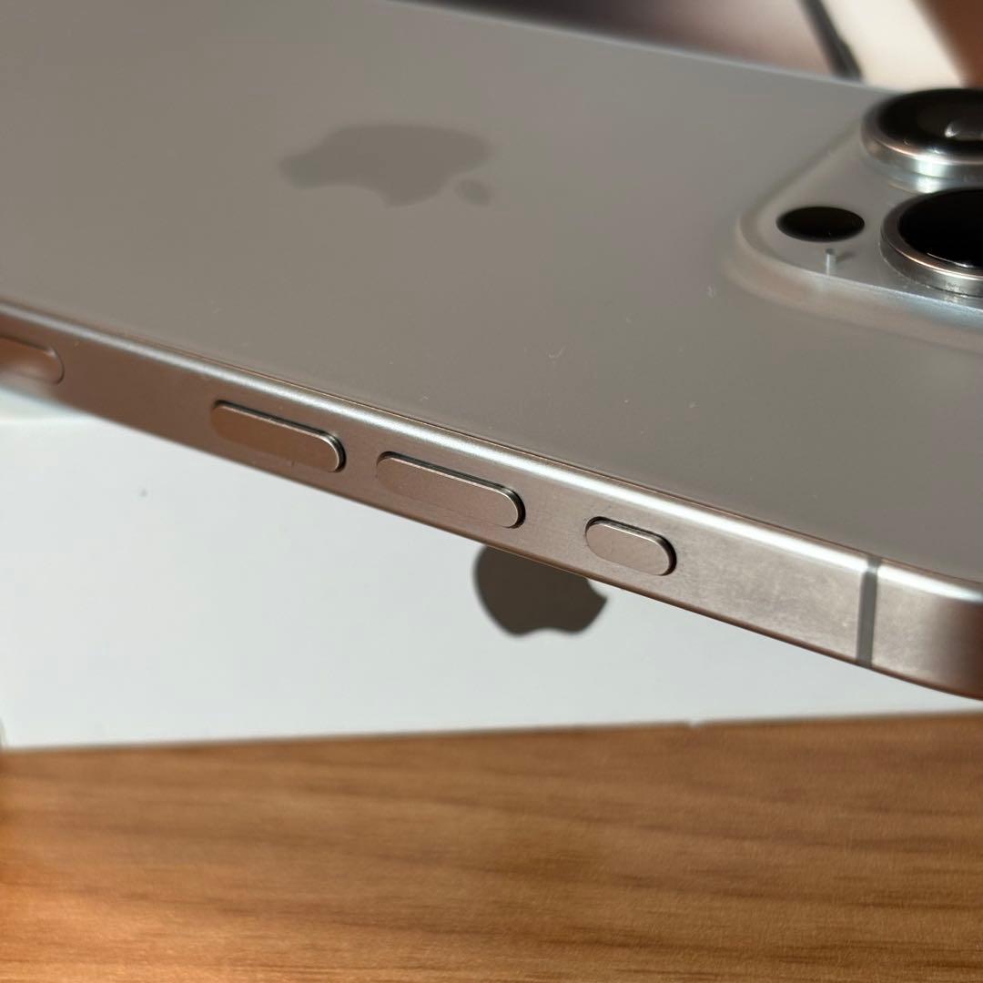 Apple iPhone15Pro ナチュラルチタニウム256GB【美品】89%