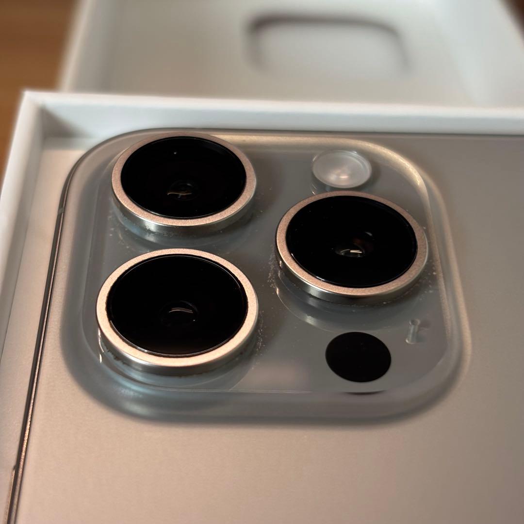 Apple iPhone15Pro ナチュラルチタニウム256GB【美品】89%