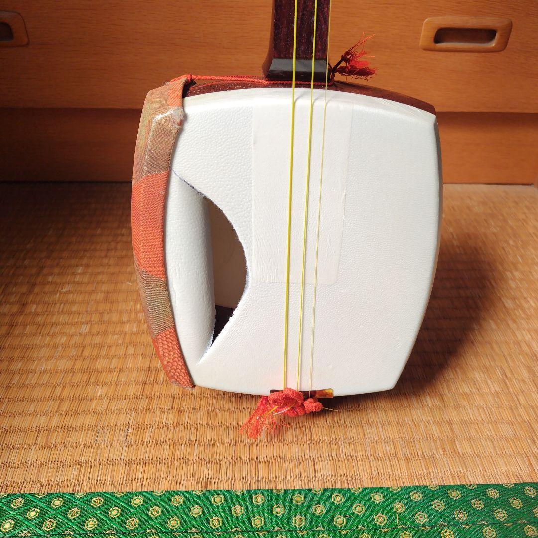 三味線本体　片面亀裂あり