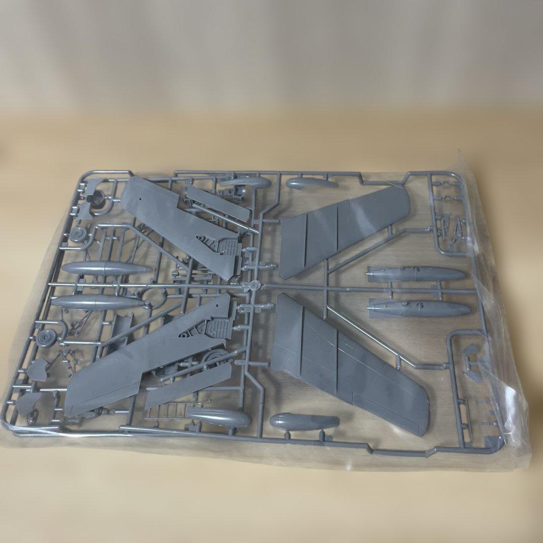 航空機プラモデル2点 YS-11海保＋MiG-15bis 箱傷み. Ln600