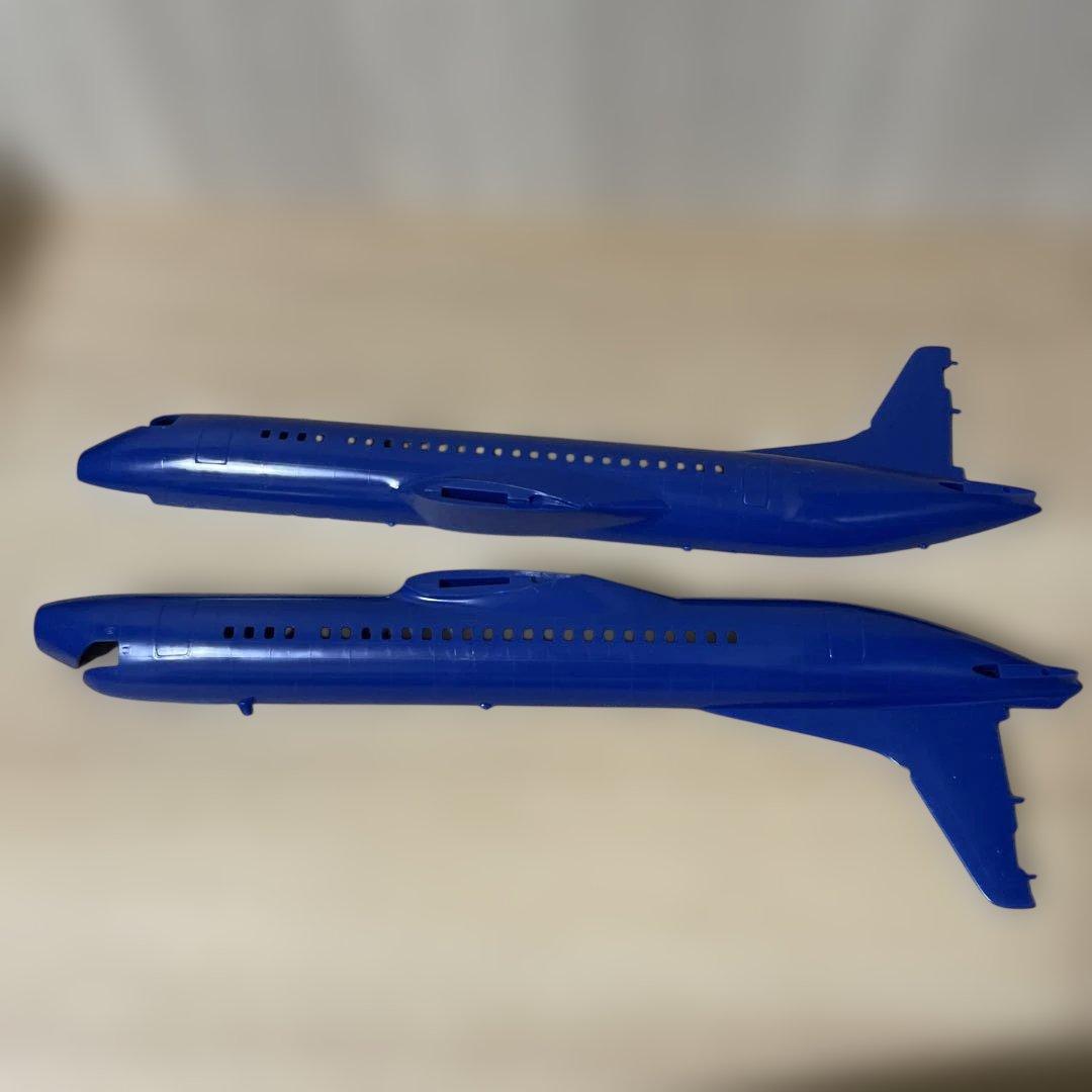 航空機プラモデル2点 YS-11海保＋MiG-15bis 箱傷み. Ln600