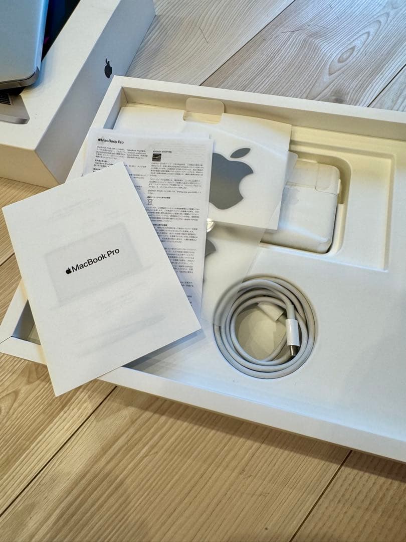 MacBookPro 13インチ　M1 スペースグレイ　美品　即日発送