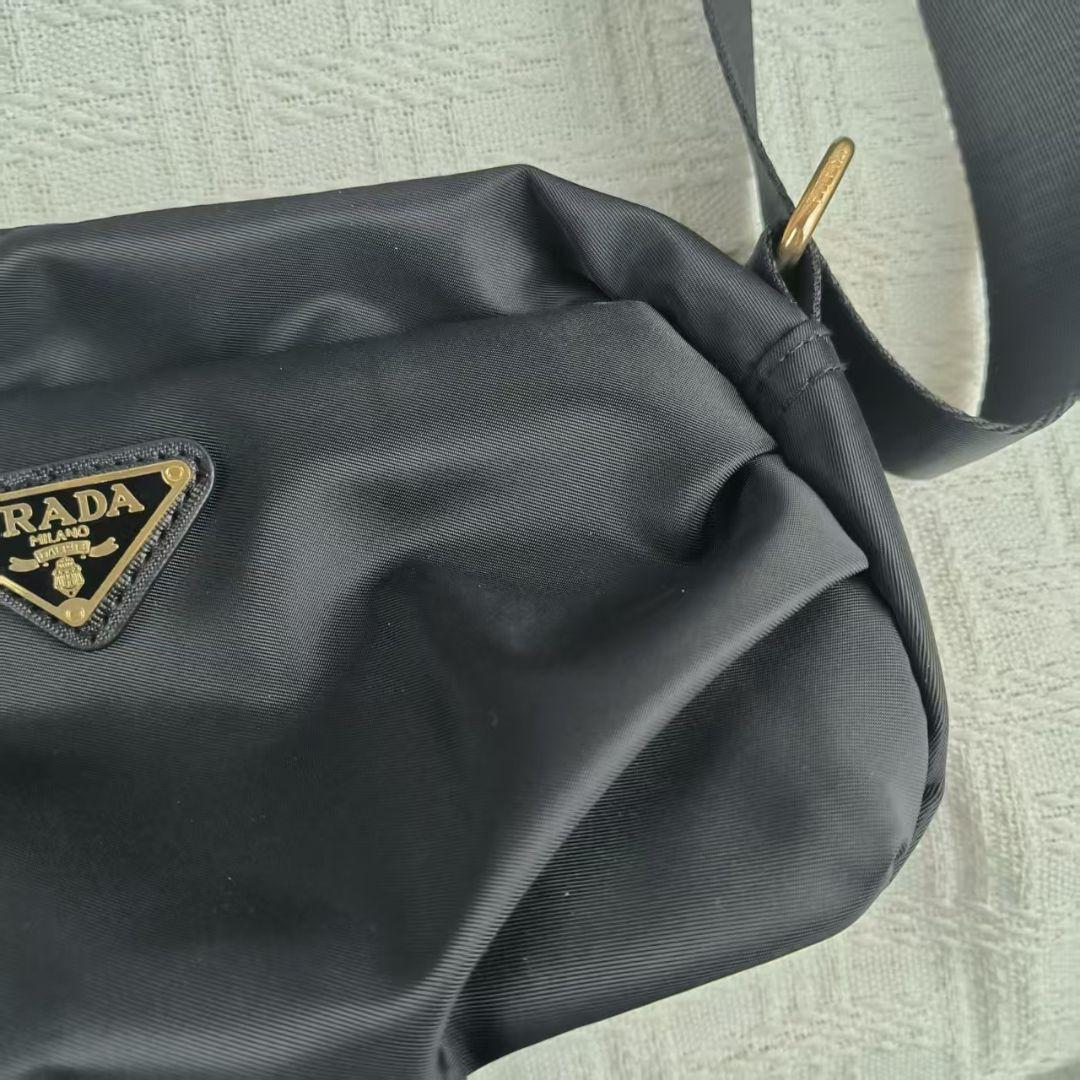 PRADA ノベルティ ブラック ショルダーバック ナイロンk1s