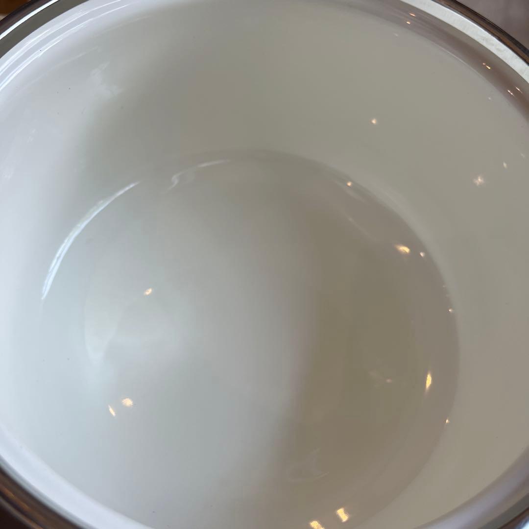 新品未使用 マルビシ ホーロー 両手鍋　昭和　レトロ 調理器具 お玉付き 花柄