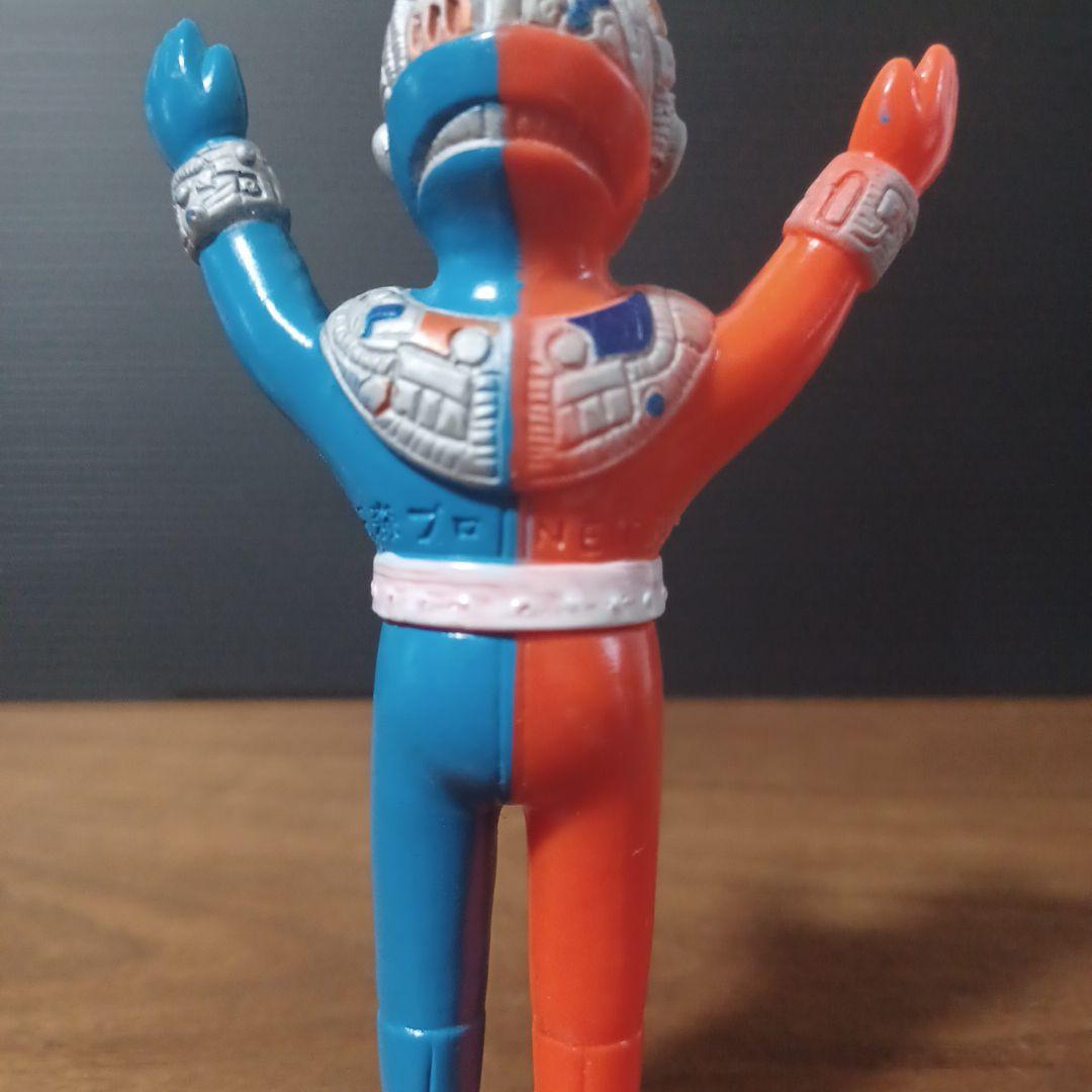 当時物「仮面ライダー」「キカイダー01」「イナズマン」ペンダントトップ３体セット