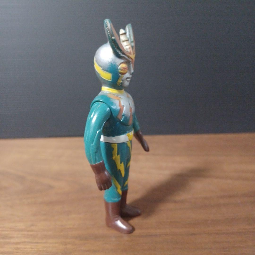 当時物「仮面ライダー」「キカイダー01」「イナズマン」ペンダントトップ３体セット