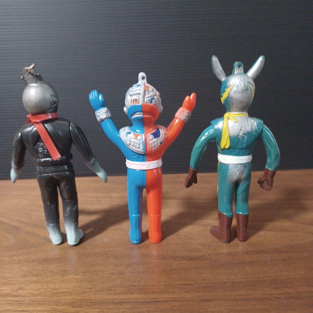 当時物「仮面ライダー」「キカイダー01」「イナズマン」ペンダントトップ３体セット