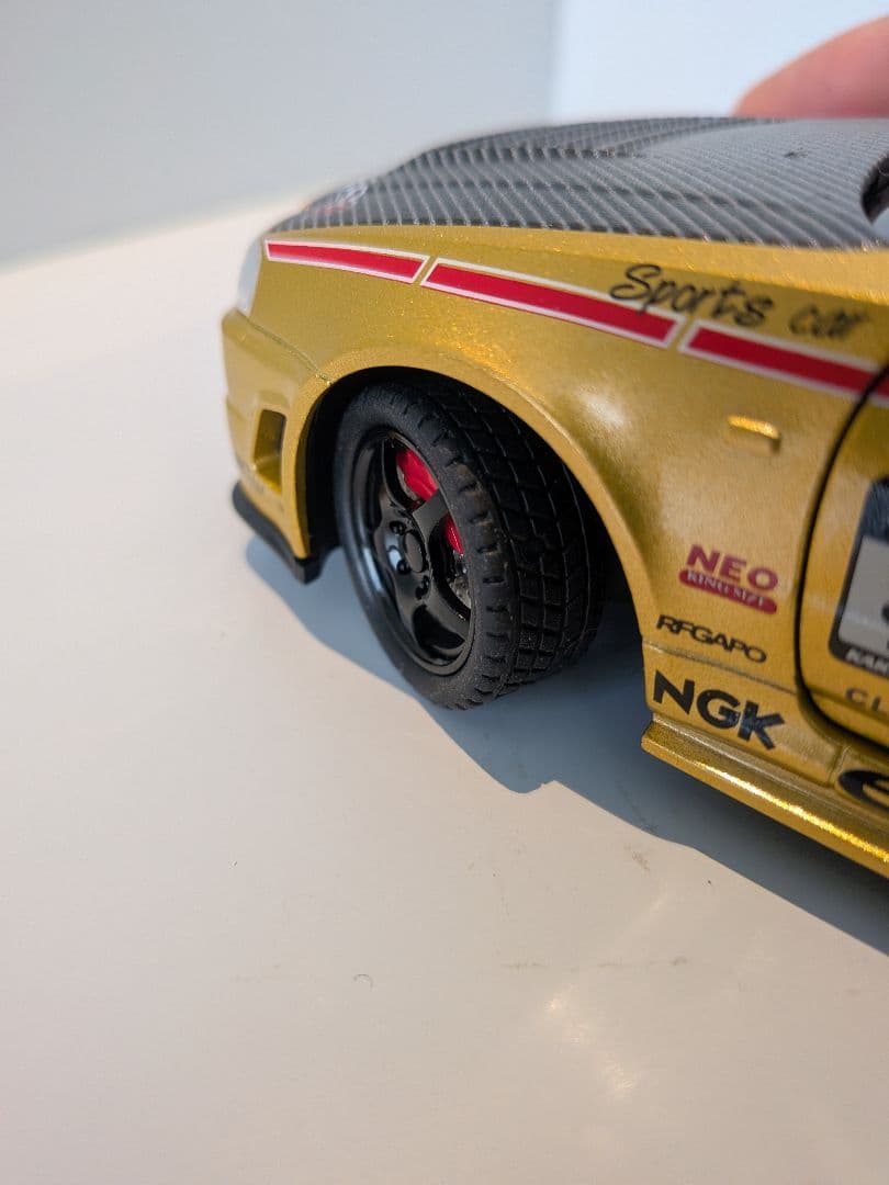 ​R34 GT-R 1/24 ミニカー ゴールド ハンドル連動 常時点灯 検品済