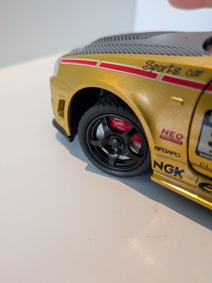 ​R34 GT-R 1/24 ミニカー ゴールド ハンドル連動 常時点灯 検品済