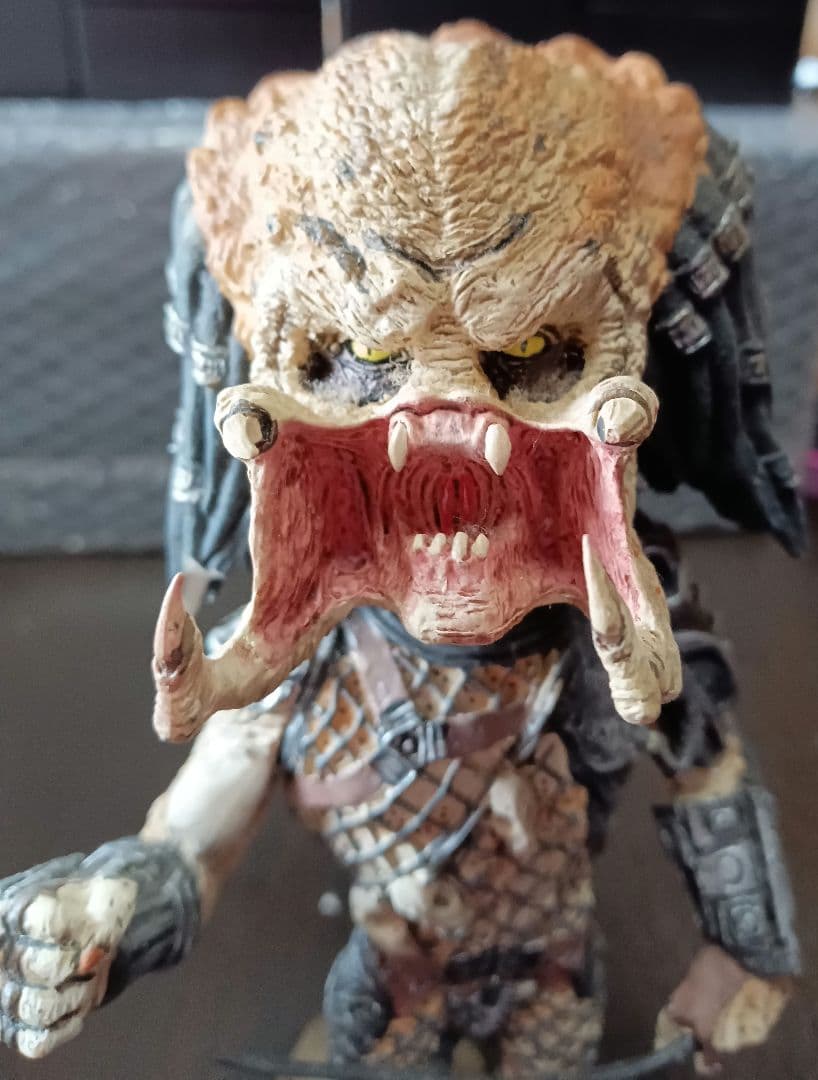 プレデターフィギュア　NECA PREDATOR EXTREME HEAD