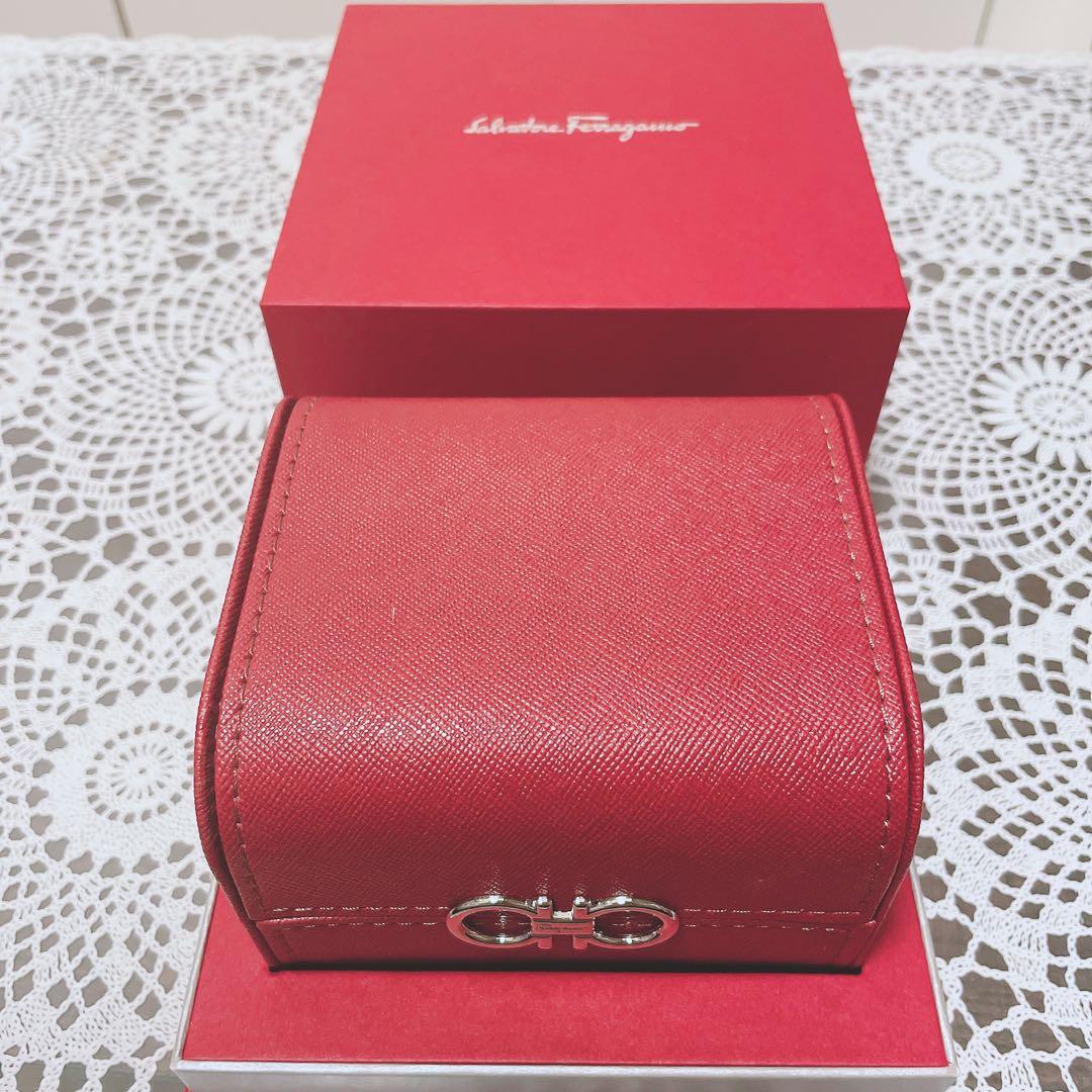 新品【Salvatore Ferragamo】腕時計 アクセサリーケース　レッド