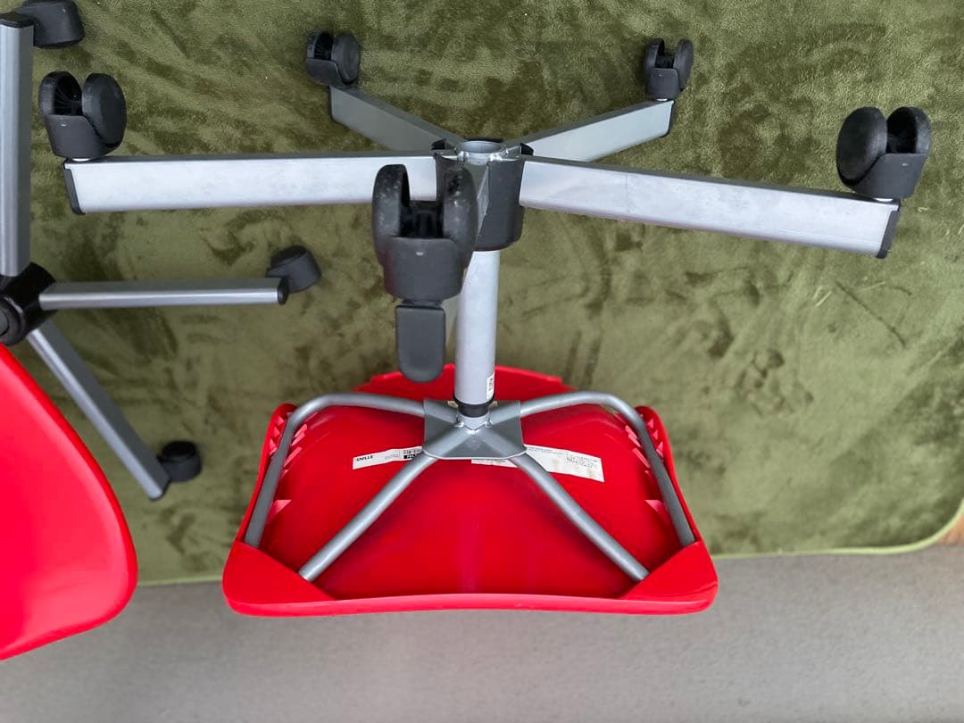 【廃番】2脚セット　IKEA 回転チェア SNILLE スニレ レッド　赤