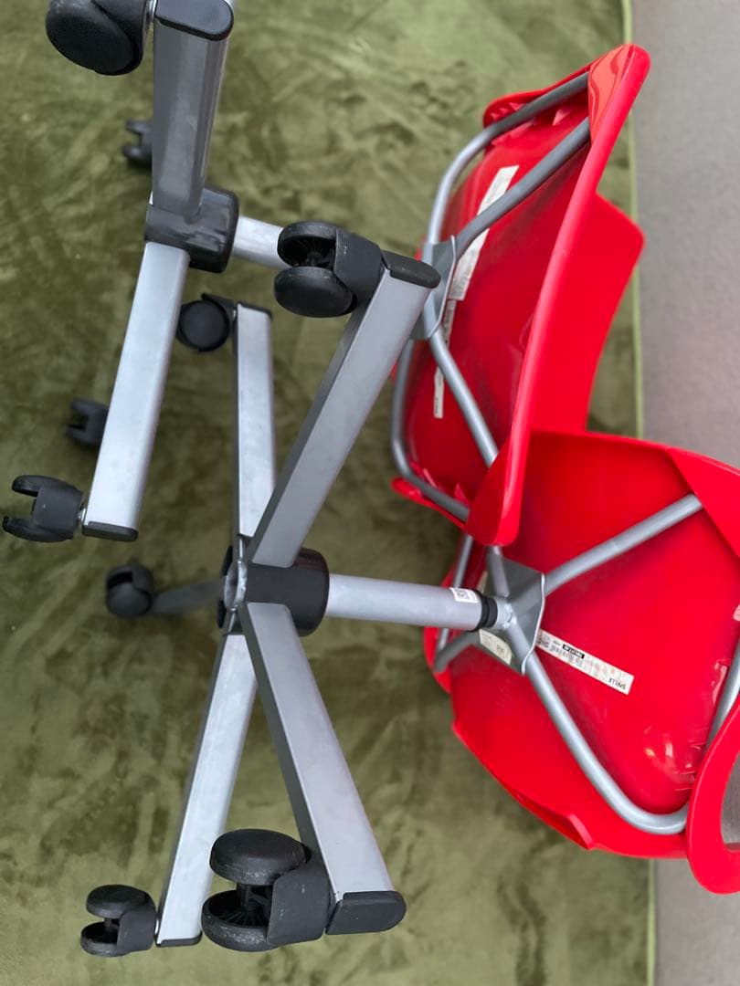 【廃番】2脚セット　IKEA 回転チェア SNILLE スニレ レッド　赤