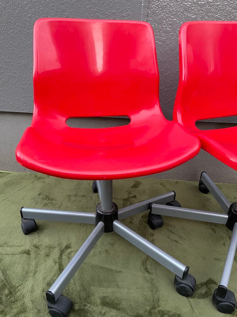 【廃番】2脚セット　IKEA 回転チェア SNILLE スニレ レッド　赤