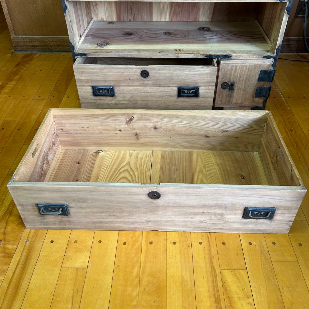 古箪笥(たんす) 店舗什器　棚　b