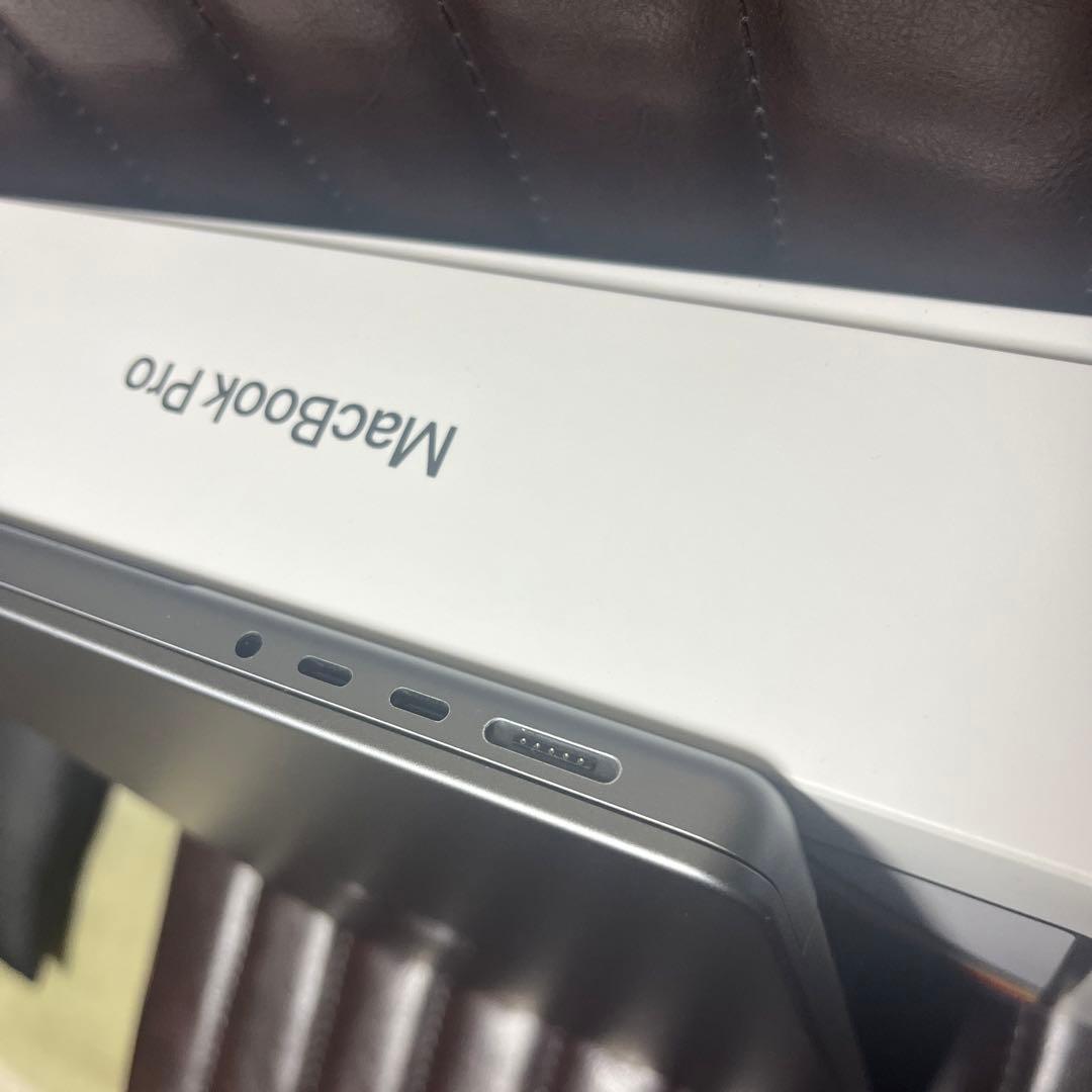 MacBook本体 MacBook Pro 2021 16GB 512SSD M1