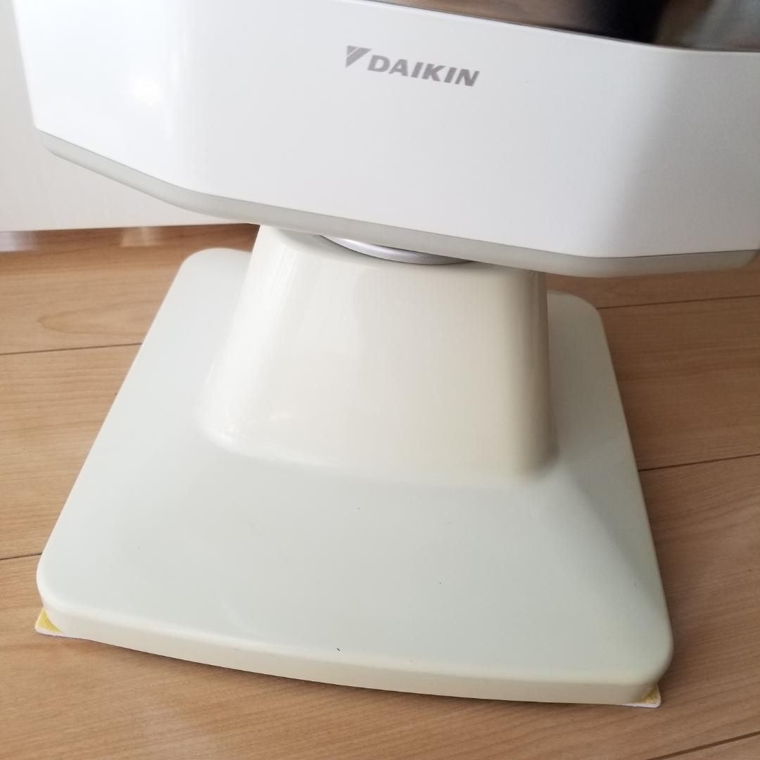ダイキン セラムヒート（遠赤外線暖房機）ERFT11LS