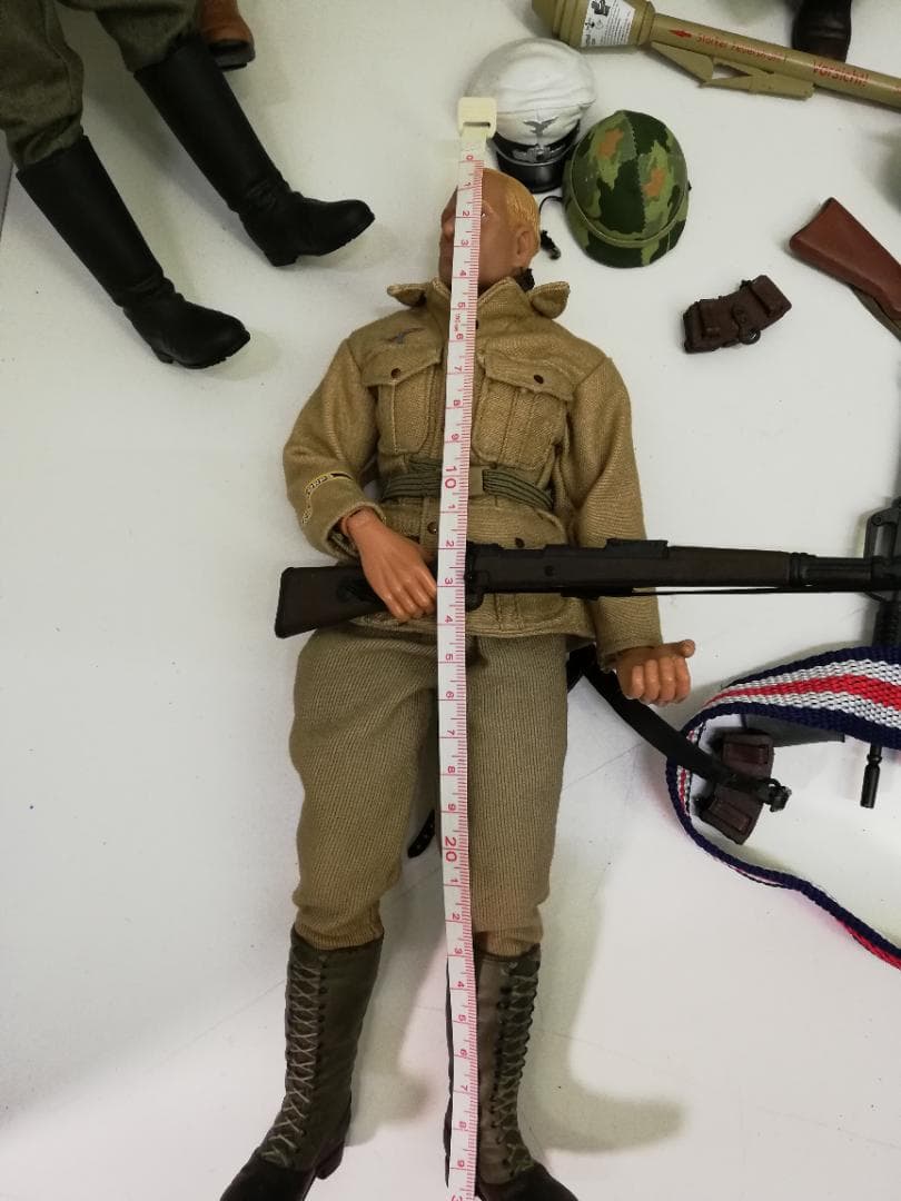 21ST CENTURY TOYS　ミリタリーフィギュアと他の種類　８体