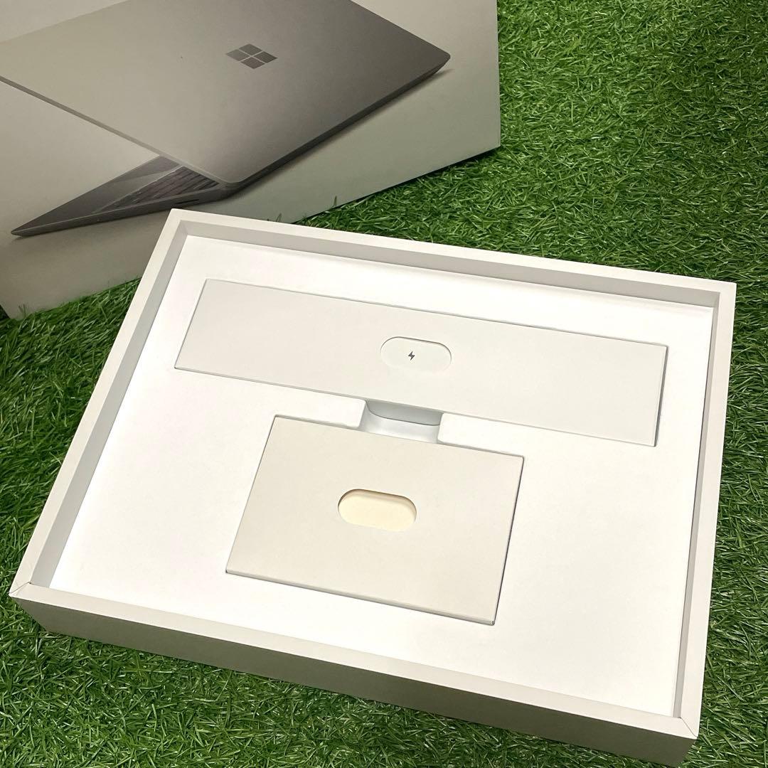 【極美品】Microsoft Surface Laptop Go2 8GB