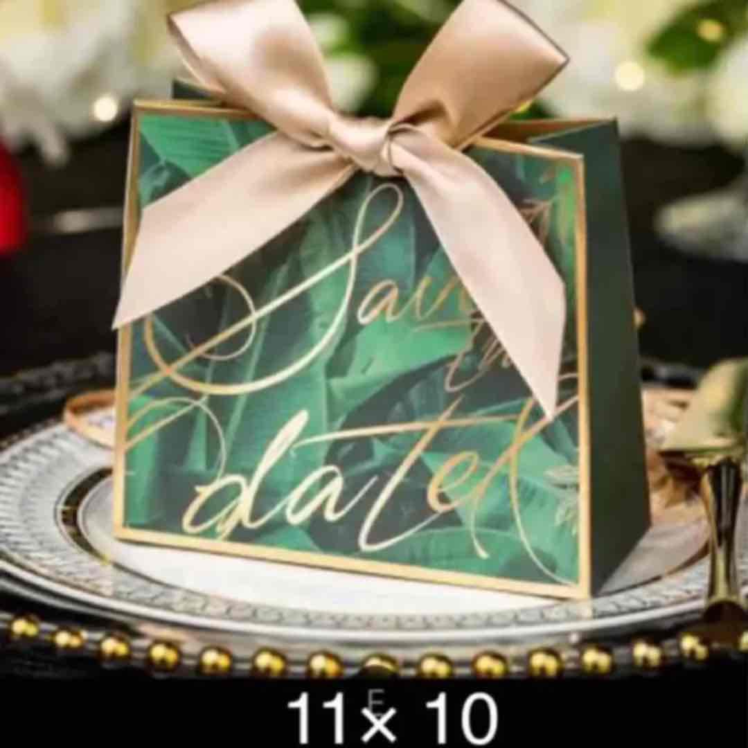 【ギフト推奨】スワロフスキー❤️ 瞬時に2色に変わる宝石　18k ピアス