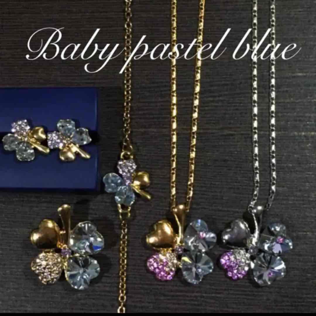 【ギフト推奨】スワロフスキー❤️ 瞬時に2色に変わる宝石　18k ピアス