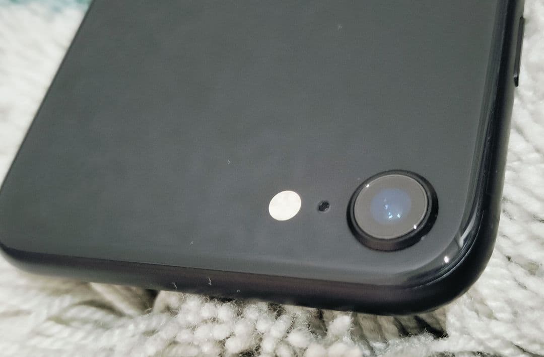 iPhone se 第2世代 128GB 本体 ブラック バッテリー85％ 美品