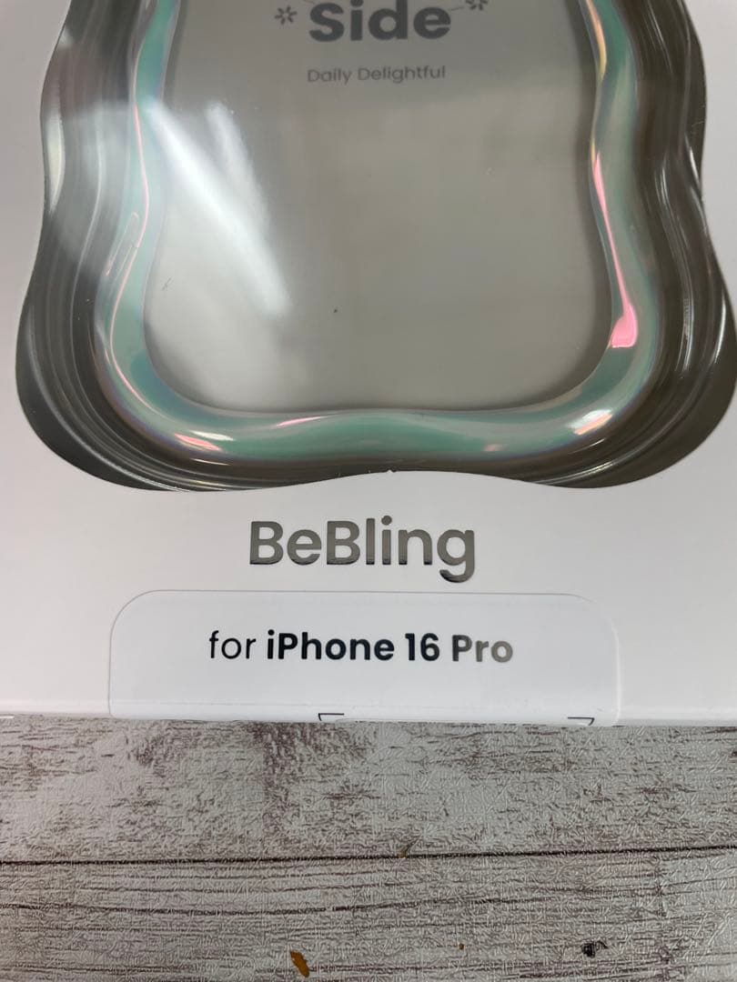 新品iPhone 16proホワイトオーロラiface BeBling
