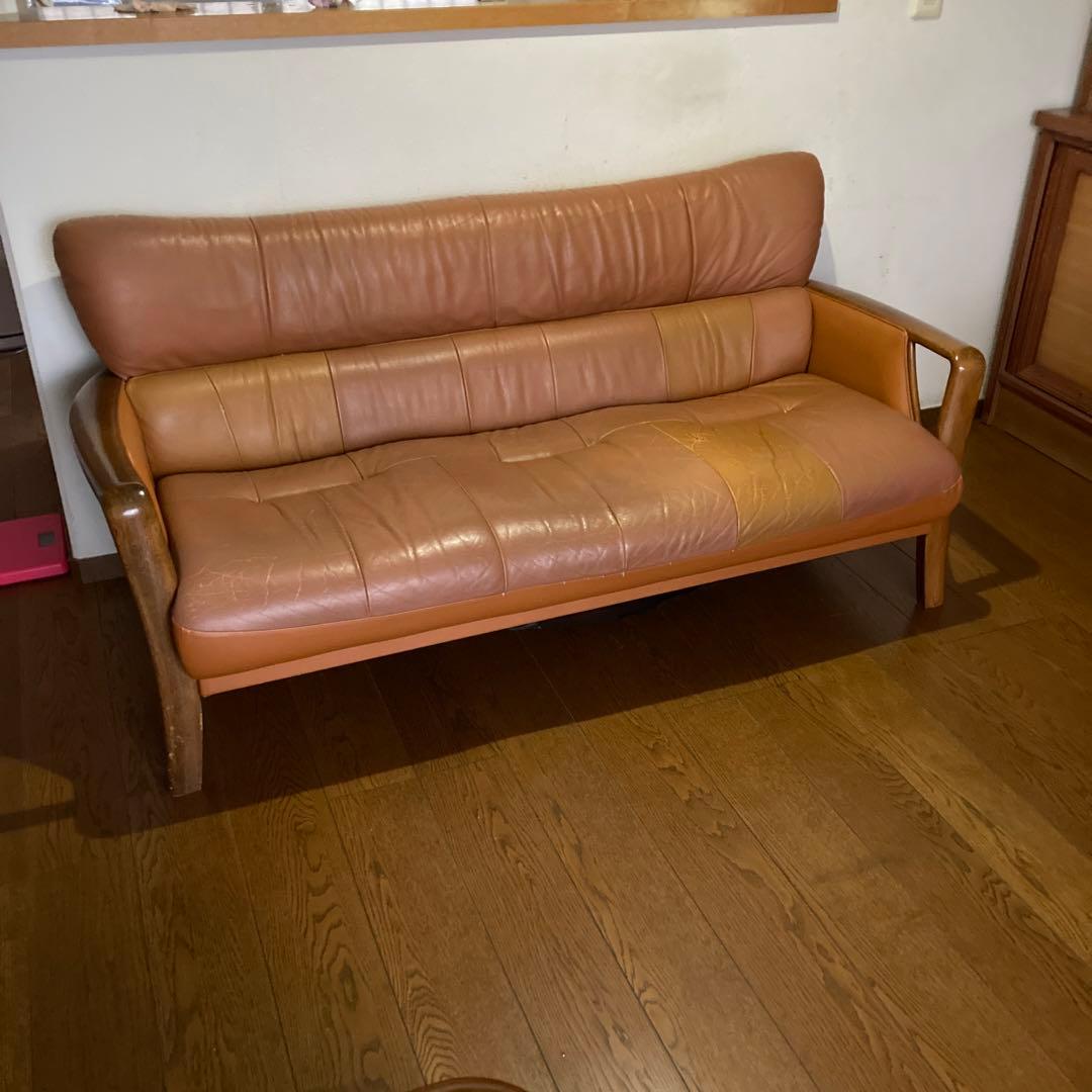 チターノブランド(本革張り3人掛けソファ)