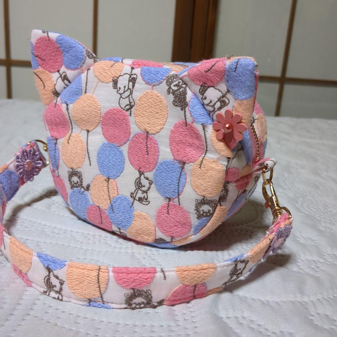 専用…コロンと猫ポーチ…ユキエモン刺繍 バルーンランドピンク系
