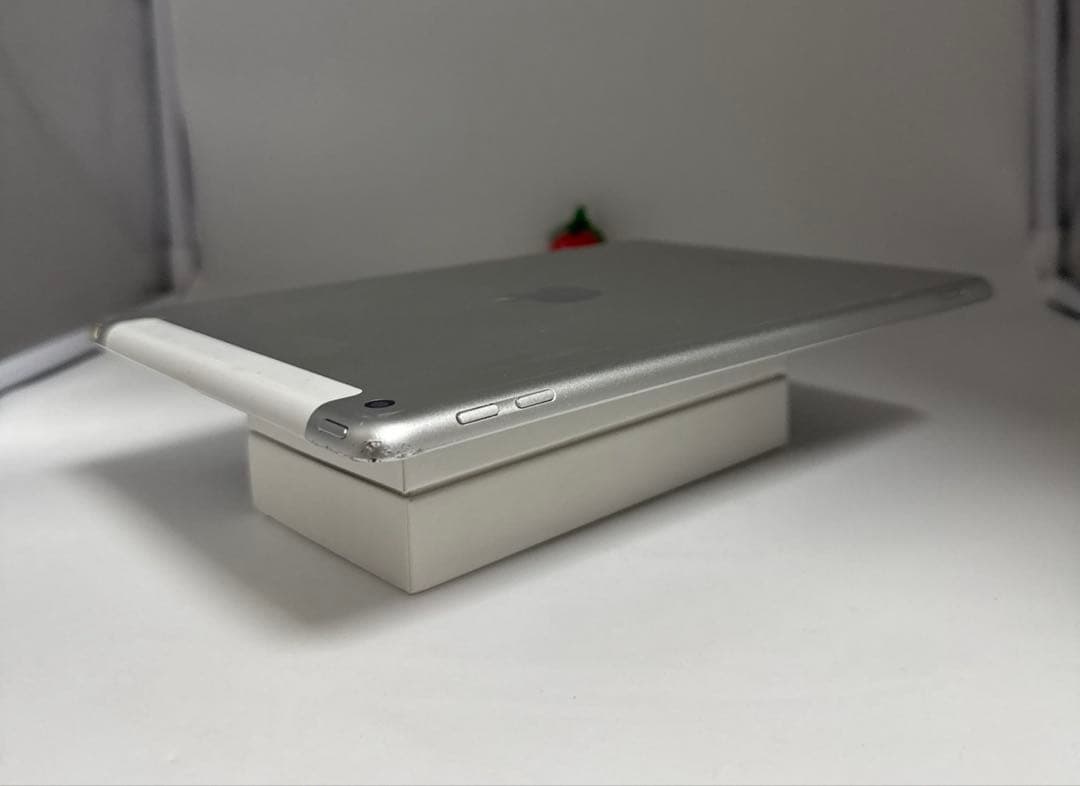 iPad 第5世代 128GB Wi-Fi + Cellular