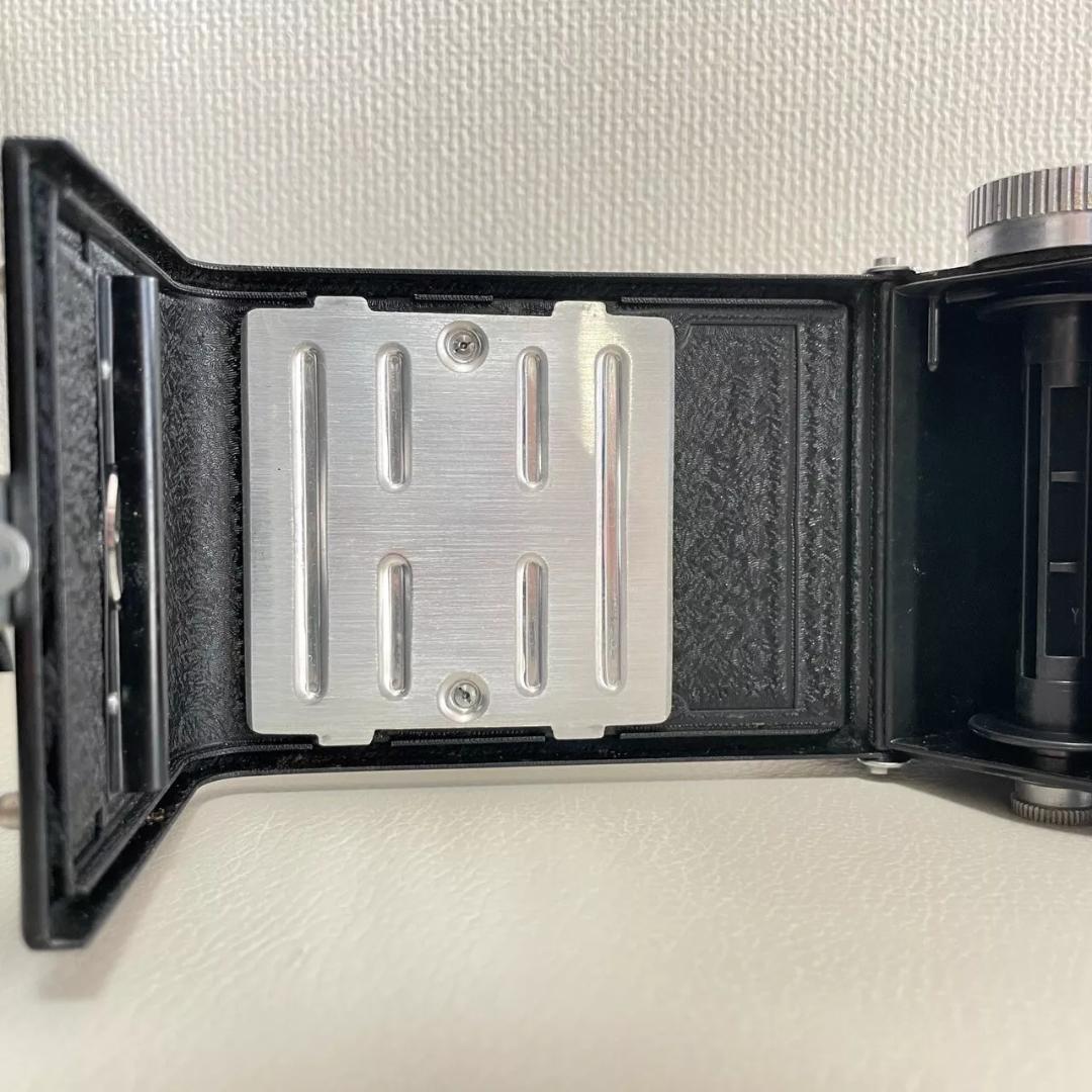【完動品・美品】 Yashicaflex NEW B 二眼レフカメラ #204