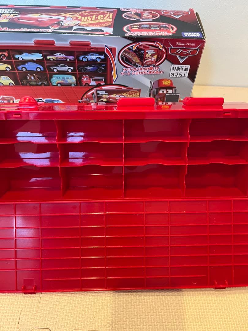 カーズ トミカ たくさんのせよう大きなマックトレーラー廃盤品です。