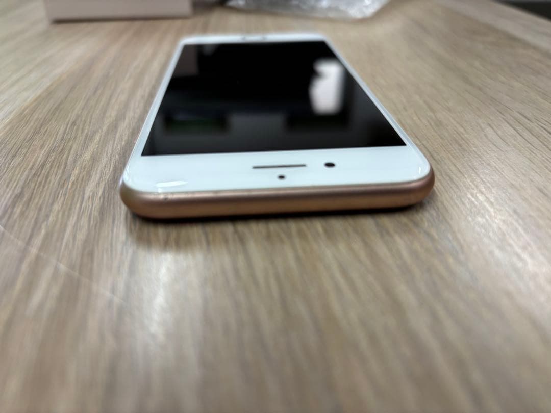 iPhone 8 本体　256GB ゴールド