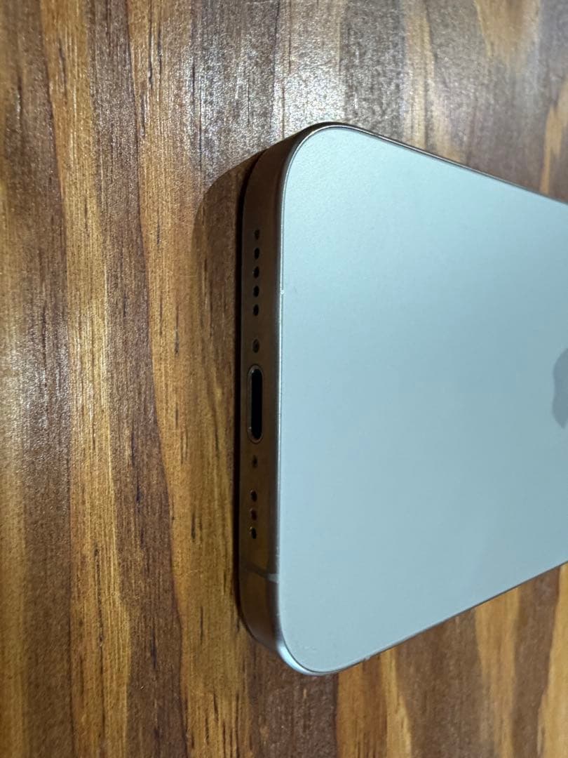 【いずいずー】iPhone15Pro natural titanium