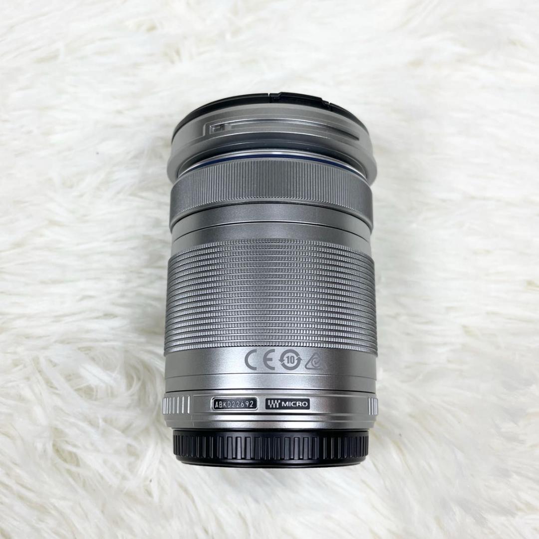 【ほぼ新品】OLYMPUS PEN E-PL9 EZダブルズームキット ホワイト