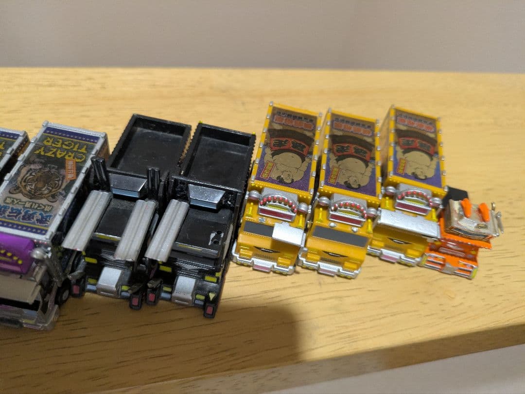 カプセル 爆走トラッカー トラック型ミニカー 22台セット デコトラ