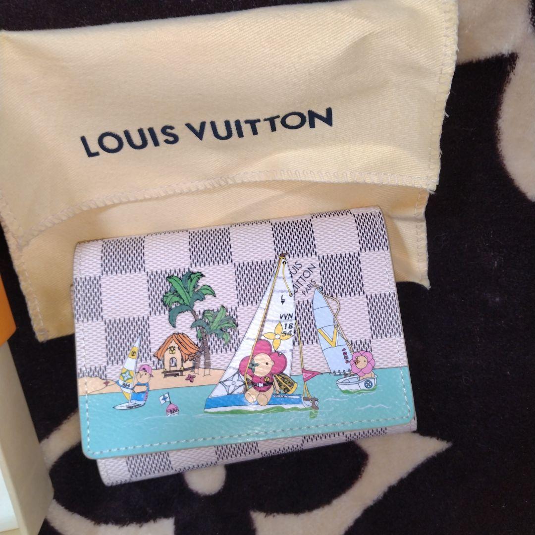 ノベルティ財布