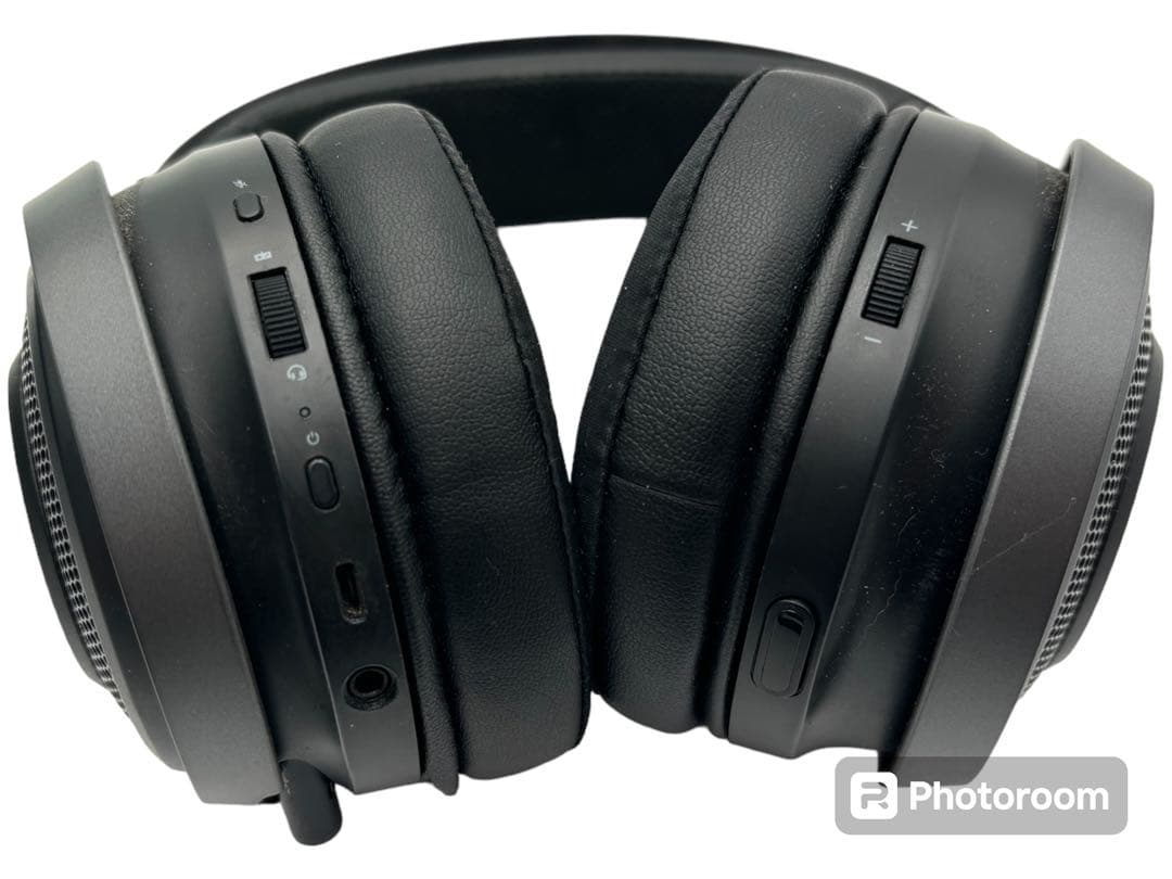 中古美品　RAZER NARI ULTIMATE ゲーミングヘッドホン