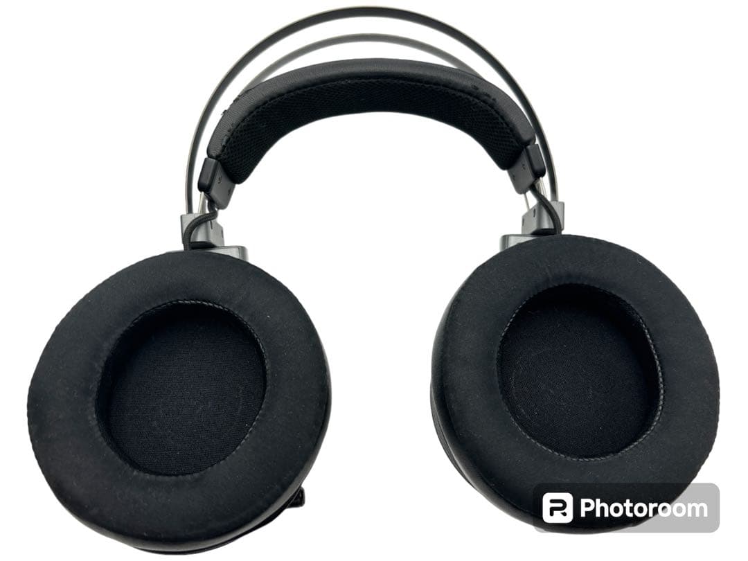 中古美品　RAZER NARI ULTIMATE ゲーミングヘッドホン