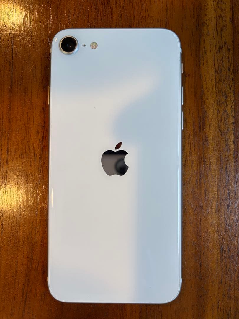 Apple iPhone 7 32GB ホワイト バッテリー劣化72%
