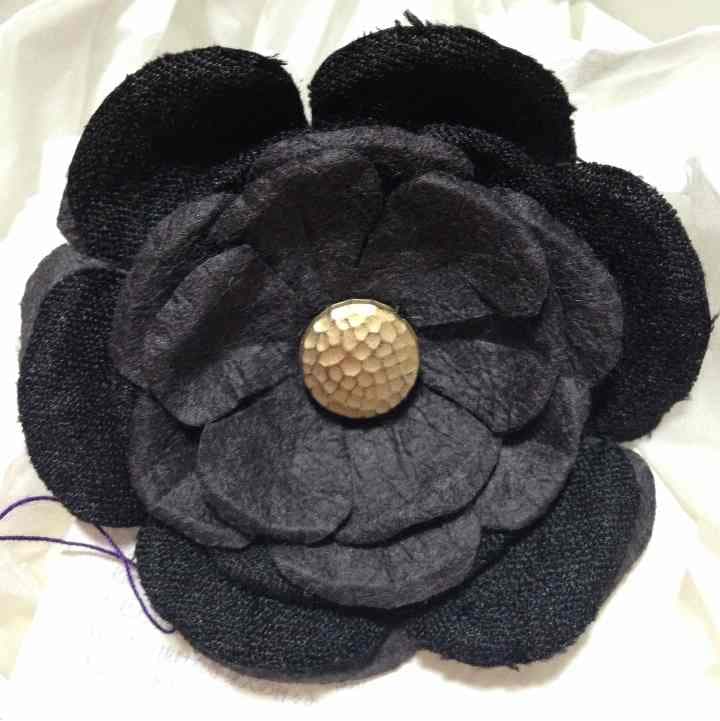 和紙 と しけ絹のカメオブローチ