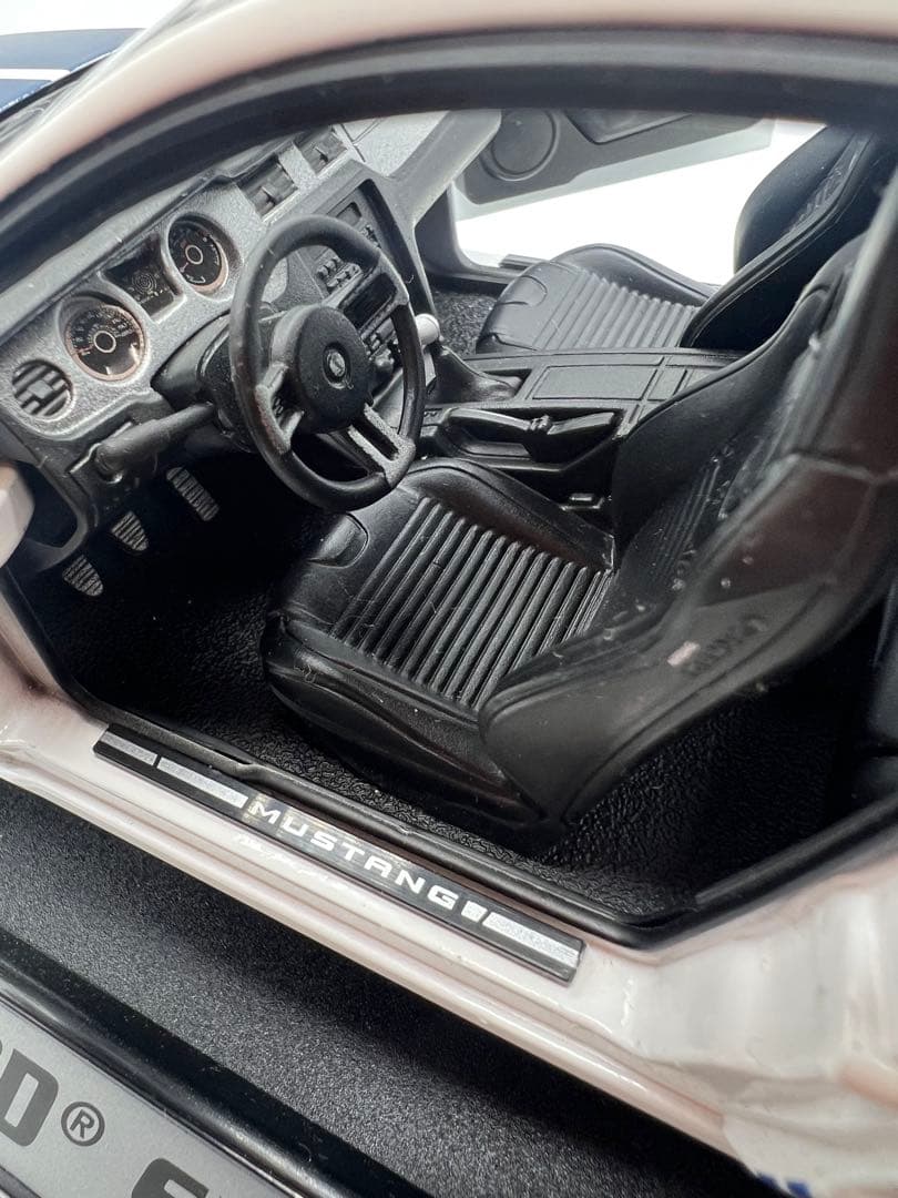 No375ミニカー1/18箱あり2013 Ford Shelby GT500