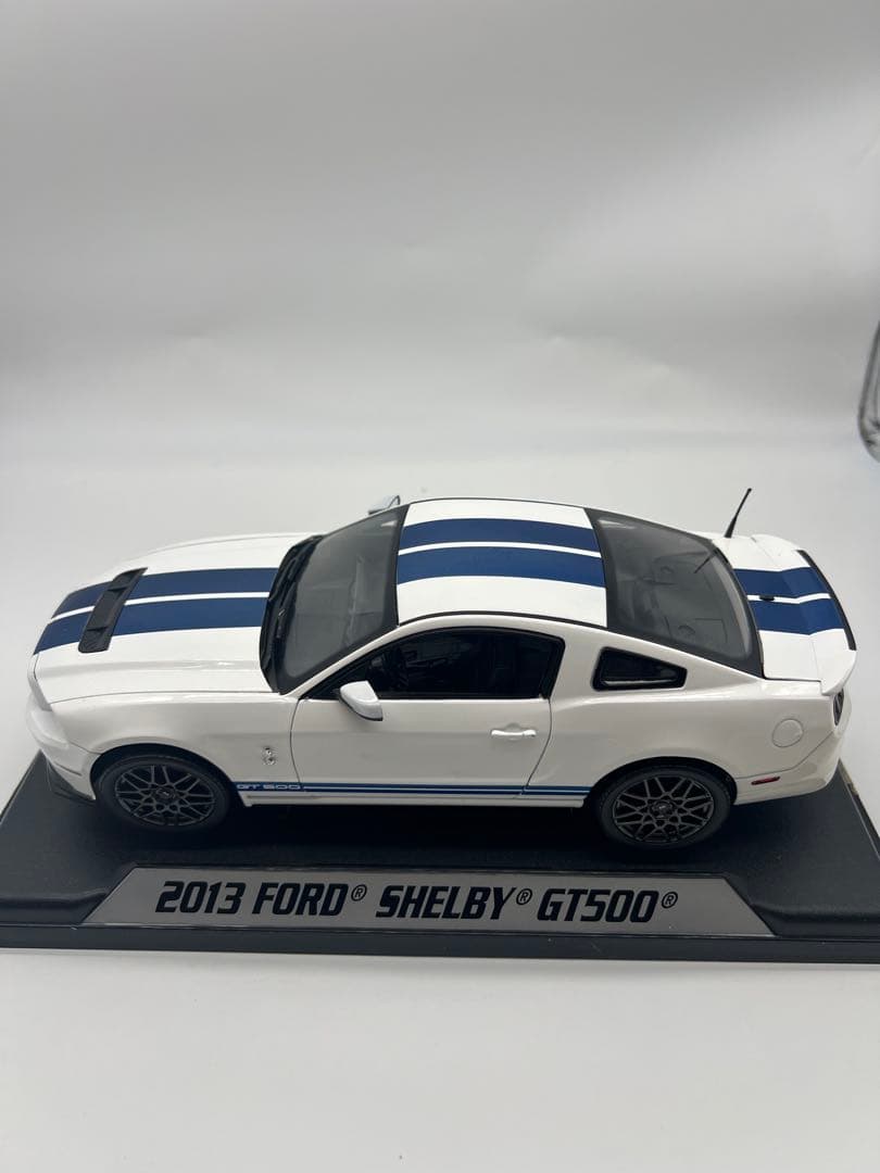 No375ミニカー1/18箱あり2013 Ford Shelby GT500