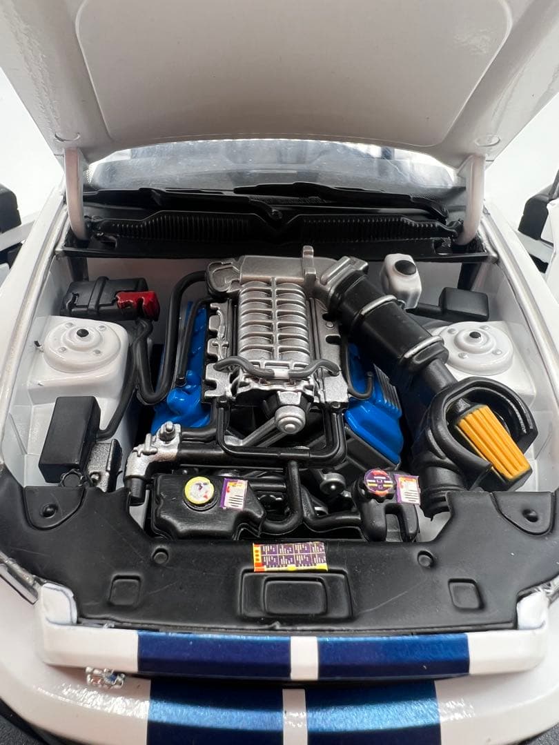 No375ミニカー1/18箱あり2013 Ford Shelby GT500