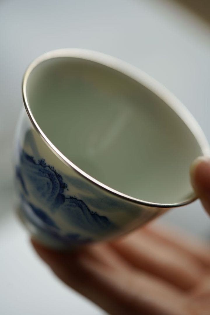 湯呑み、茶碗/茶器（単品）陶磁器(セラミック製) と銀製　雲由山坊｜山水（青花）
