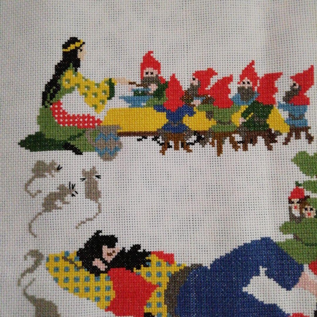 大判　クロスステッチ完成品「童話のコラージュ」