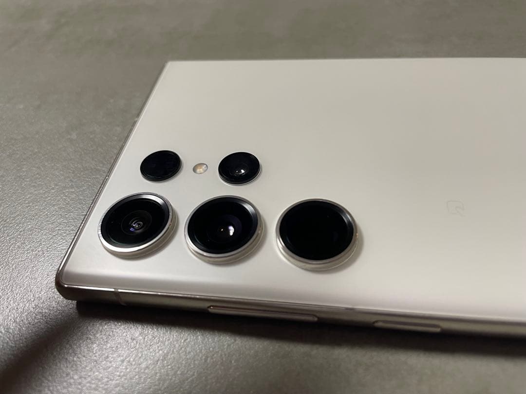 Galaxy S23 Ultra 本体　au